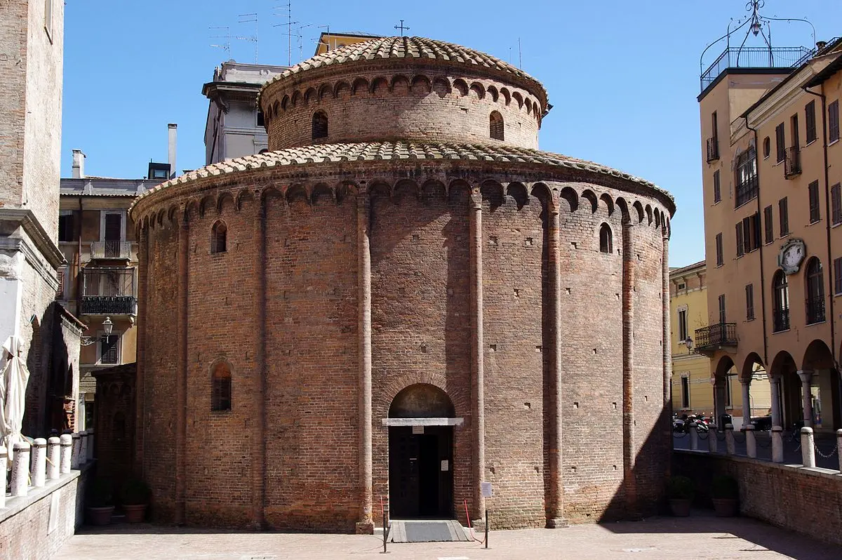 Cover image for Why Is There a Round Church in Mantua?